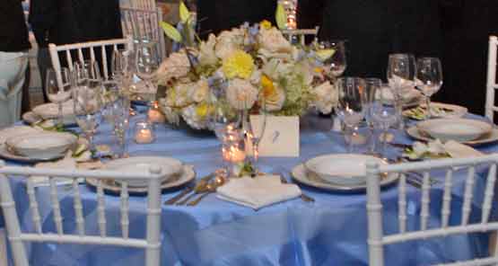 hydrangeas and roses centerpieces. Bluetall centerpieces from an